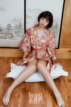 龙纹身的女孩